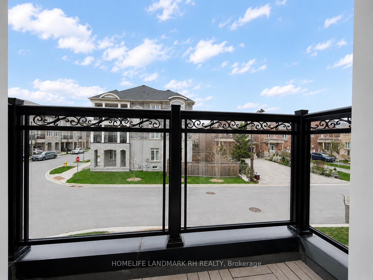 Photo 20 of 11 Lorne Glen Street, Markham, Berczy — HOMEH
