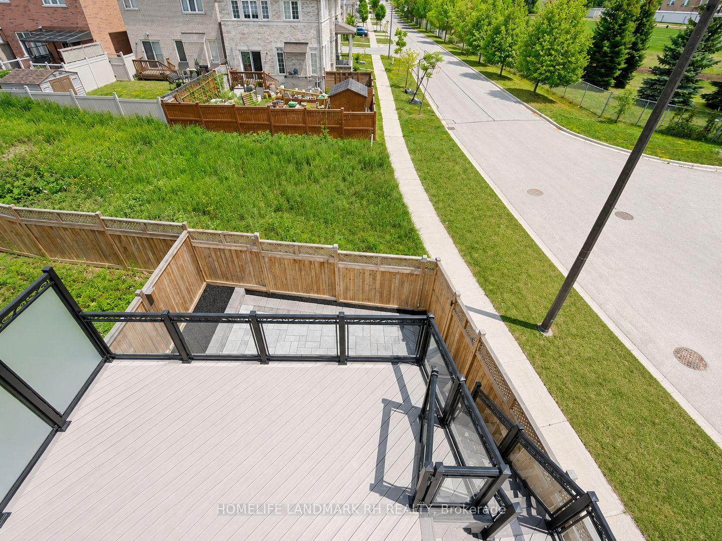 Photo 40 of 11 Lorne Glen Street, Markham, Berczy — HOMEH