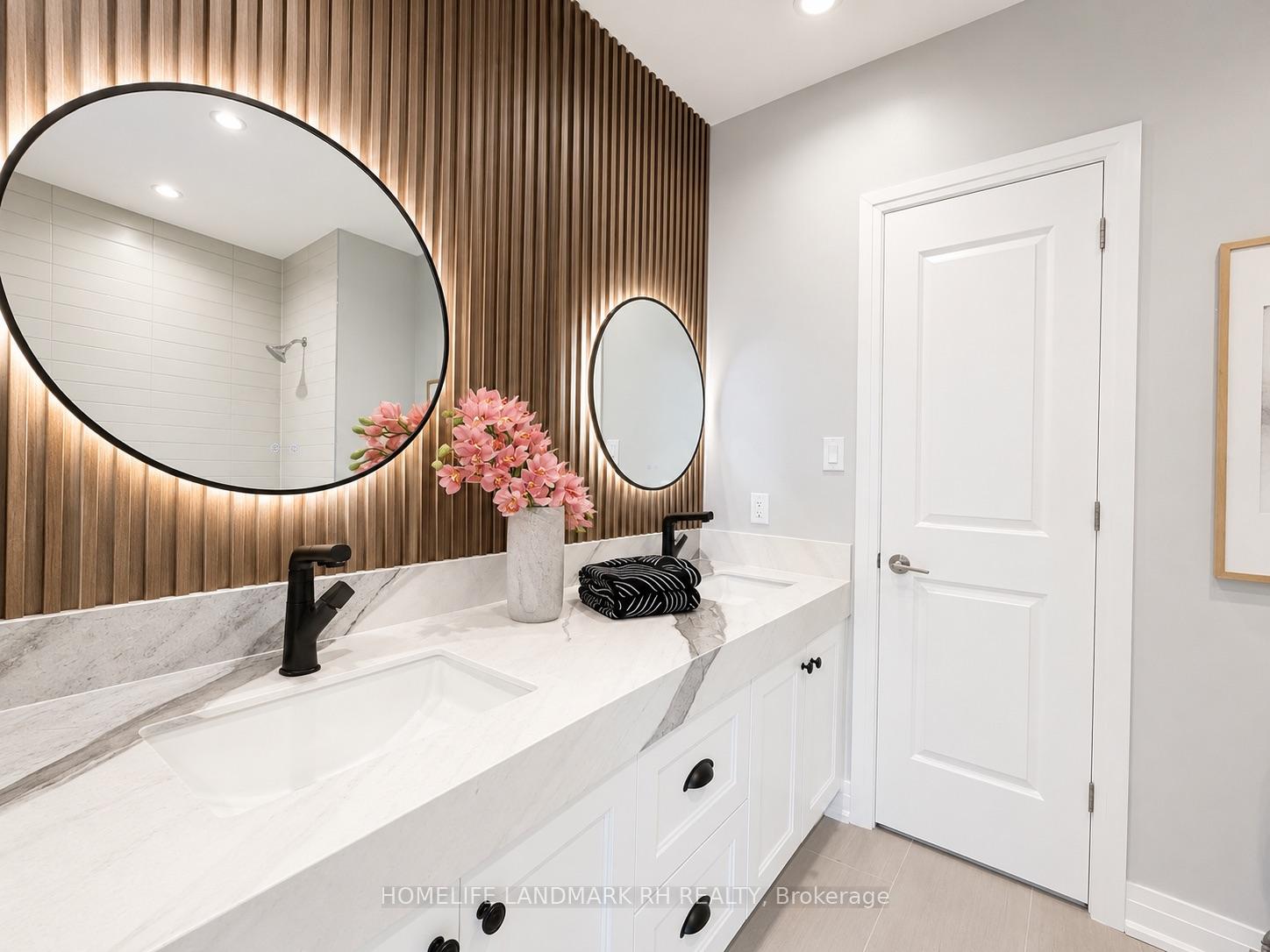 Photo 46 of 11 Lorne Glen Street, Markham, Berczy — HOMEH