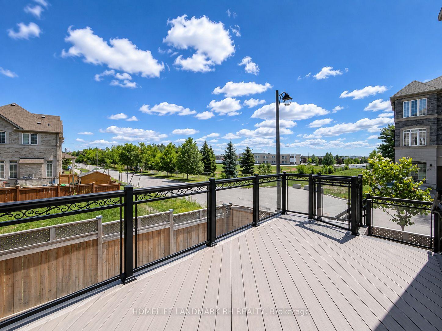 Photo 48 of 11 Lorne Glen Street, Markham, Berczy — HOMEH