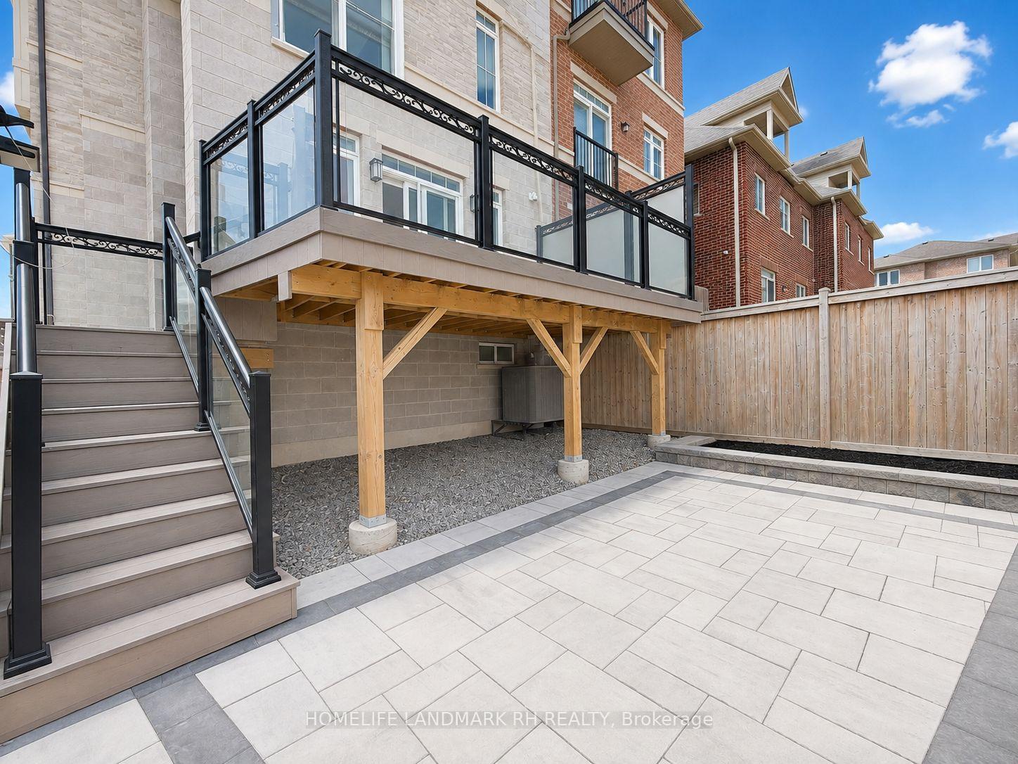 Photo 53 of 11 Lorne Glen Street, Markham, Berczy — HOMEH