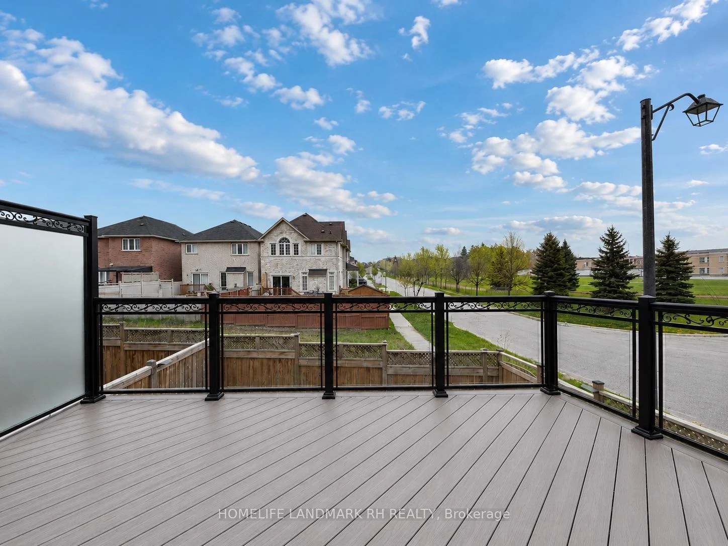 Photo 32 of 11 Lorne Glen Street, Markham, Berczy — HOMEH