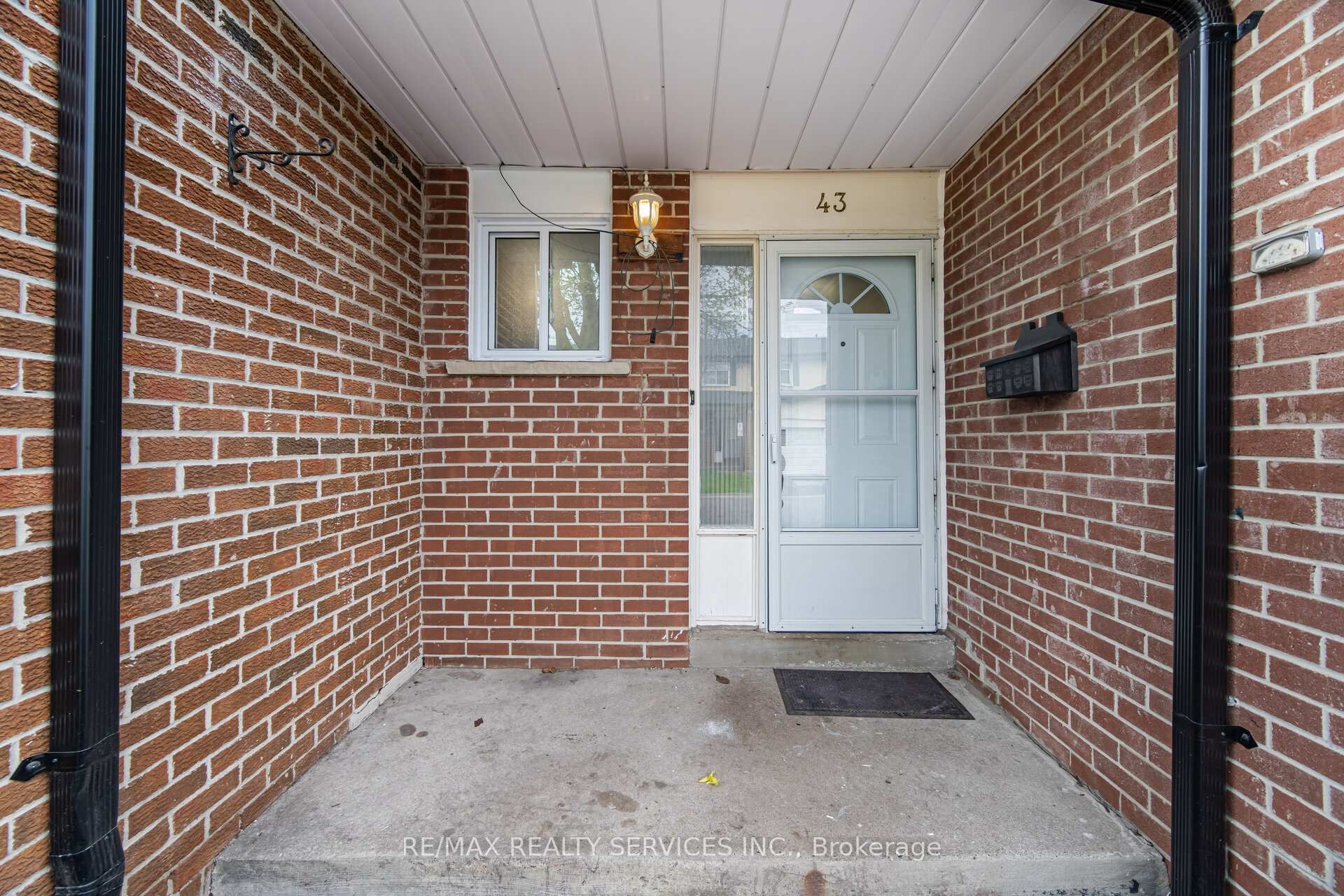 Photo 8 of Unit 47, 43 Vodden Court, Brampton, Brampton North — HOMEH