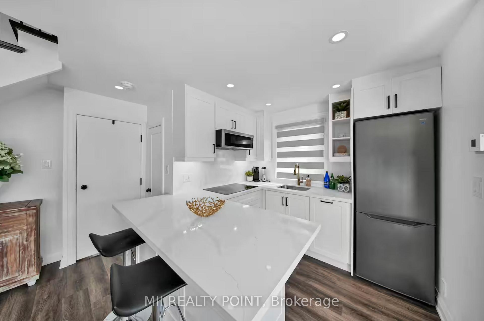 Photo 5 of Unit Main, 49 Manderley Drive, Scarborough, Birchcliffe-Cliffside — HOMEH