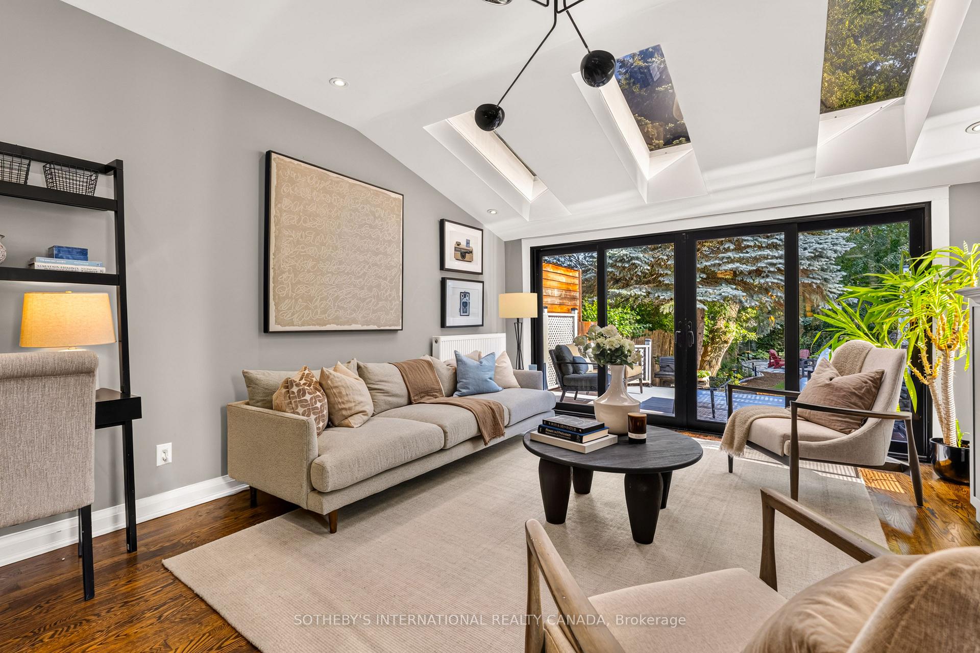 Photo 13 of 699 Merton Street, Toronto, Mount Pleasant East — HOMEH