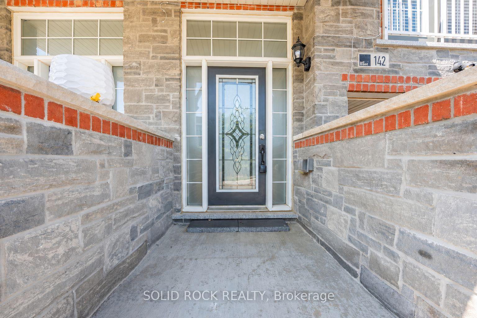 Photo 3 of 142 Farooq Boulevard S, Vaughan, Vellore Village — HOMEH