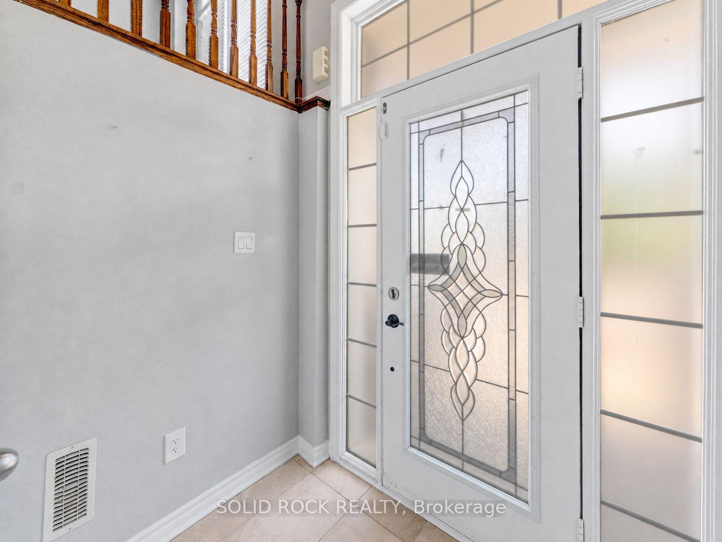 Photo 4 of 142 Farooq Boulevard S, Vaughan, Vellore Village — HOMEH