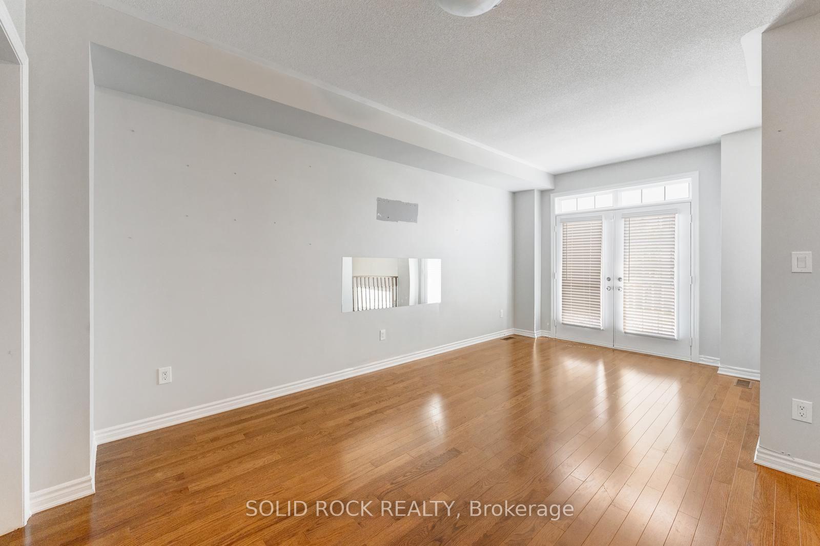 Photo 6 of 142 Farooq Boulevard S, Vaughan, Vellore Village — HOMEH