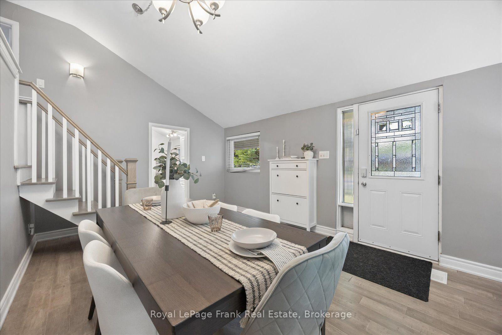 Photo 5 of 2 Rosswood Crescent, Scarborough, Bendale — HOMEH