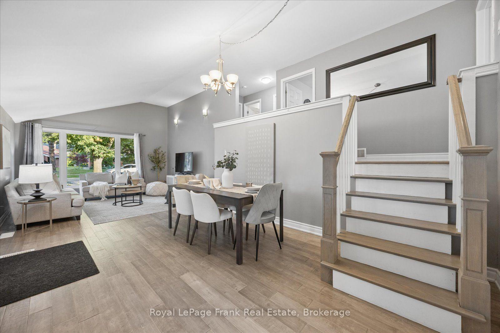 Photo 8 of 2 Rosswood Crescent, Scarborough, Bendale — HOMEH