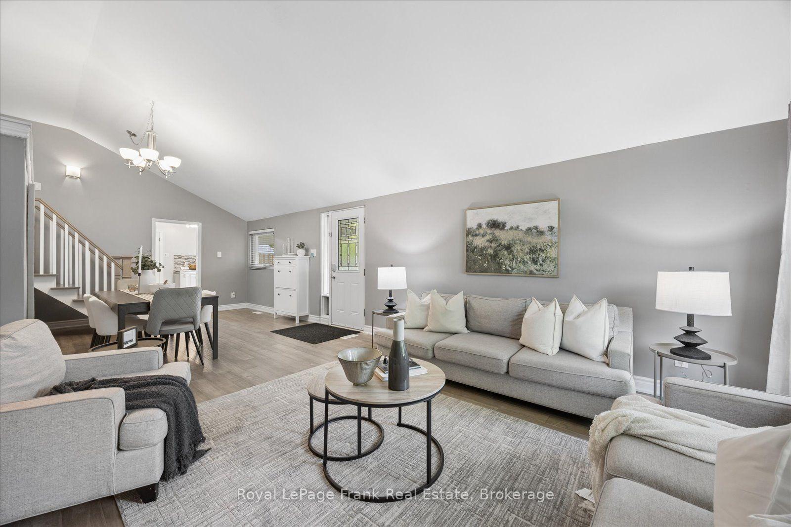 Photo 11 of 2 Rosswood Crescent, Scarborough, Bendale — HOMEH