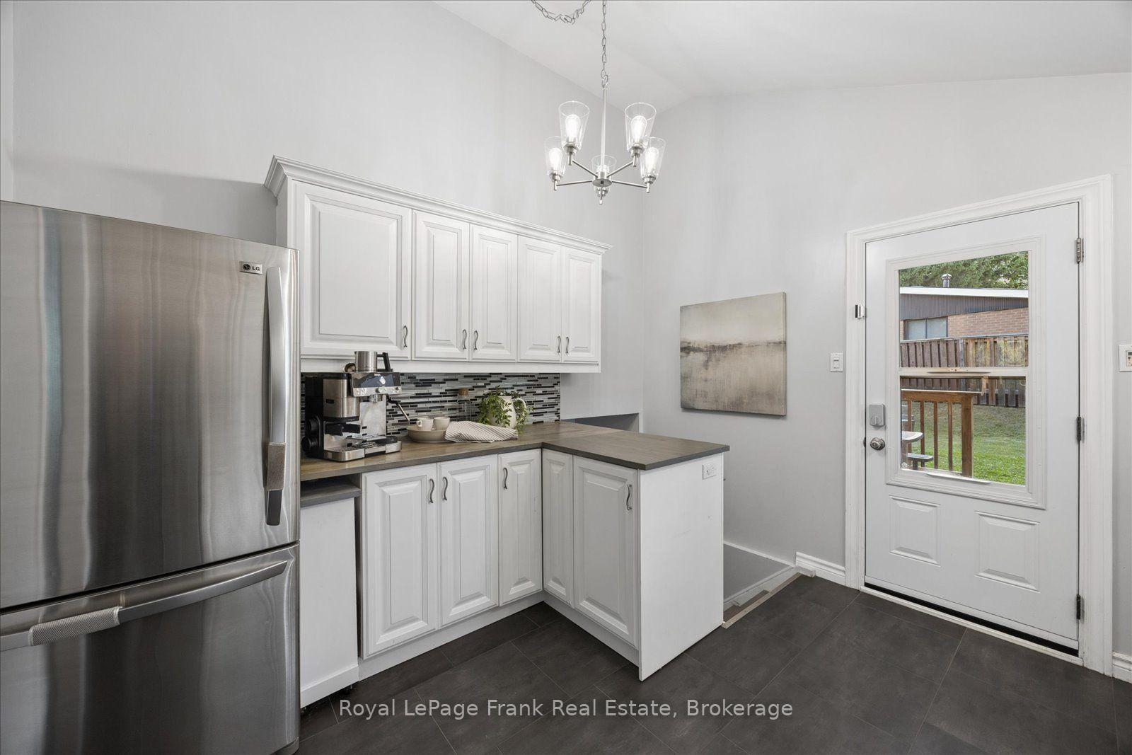 Photo 13 of 2 Rosswood Crescent, Scarborough, Bendale — HOMEH