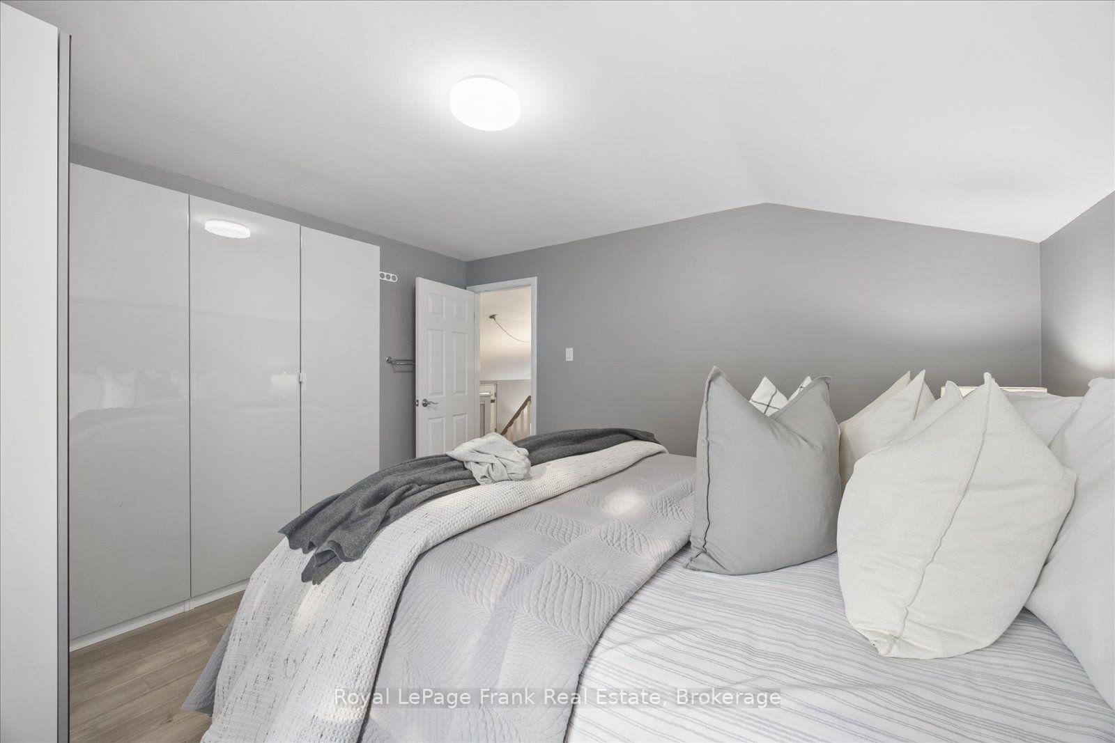 Photo 18 of 2 Rosswood Crescent, Scarborough, Bendale — HOMEH