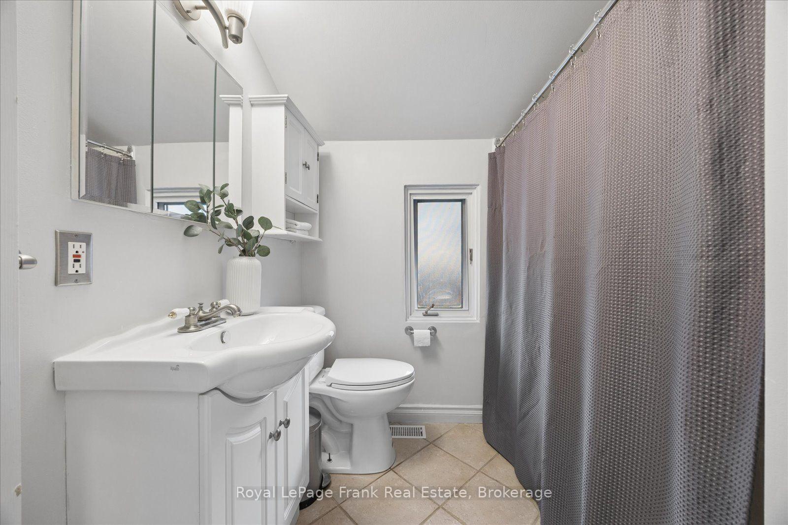 Photo 20 of 2 Rosswood Crescent, Scarborough, Bendale — HOMEH
