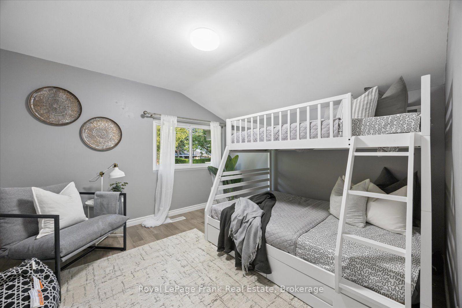 Photo 21 of 2 Rosswood Crescent, Scarborough, Bendale — HOMEH