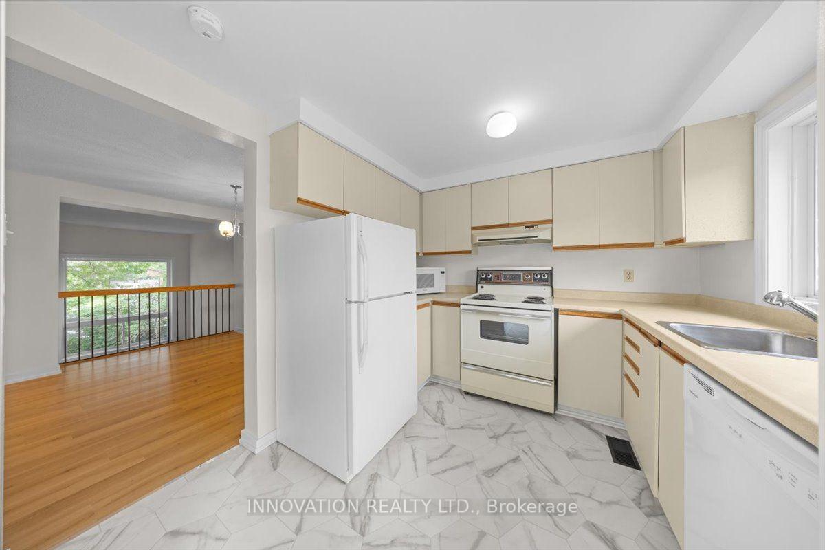 Photo 11 of Unit 2, 76 Esterlawn Private, Ottawa, McKellar Heights/Glabar Park — HOMEH