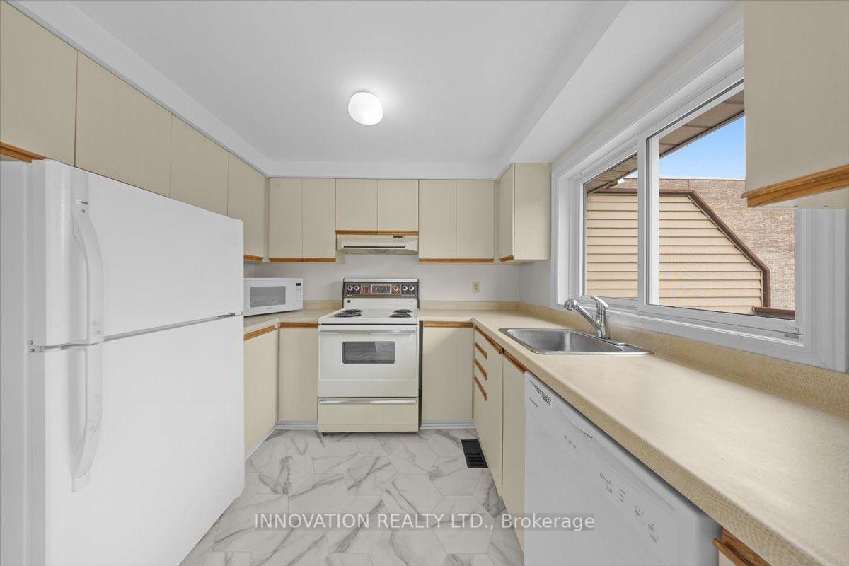 Photo 12 of Unit 2, 76 Esterlawn Private, Ottawa, McKellar Heights/Glabar Park — HOMEH