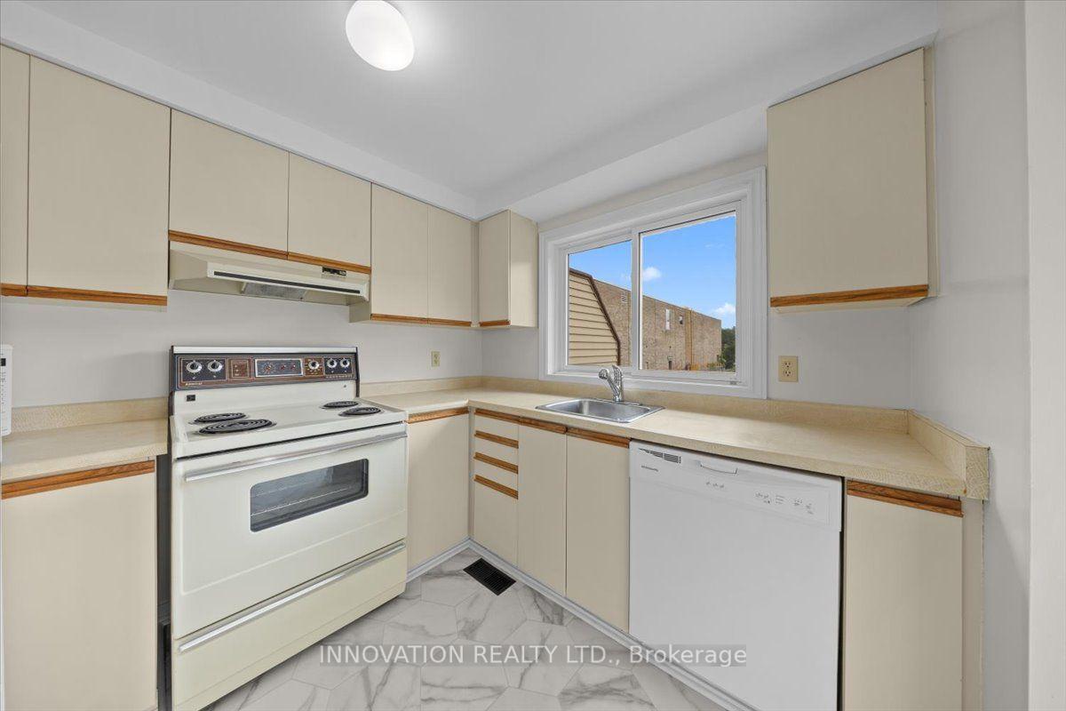 Photo 13 of Unit 2, 76 Esterlawn Private, Ottawa, McKellar Heights/Glabar Park — HOMEH