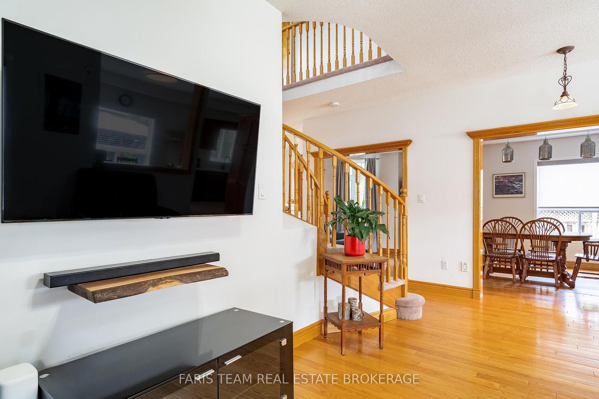 Photo 52 of 1948 Emerald Court, Innisfil, Alcona — HOMEH