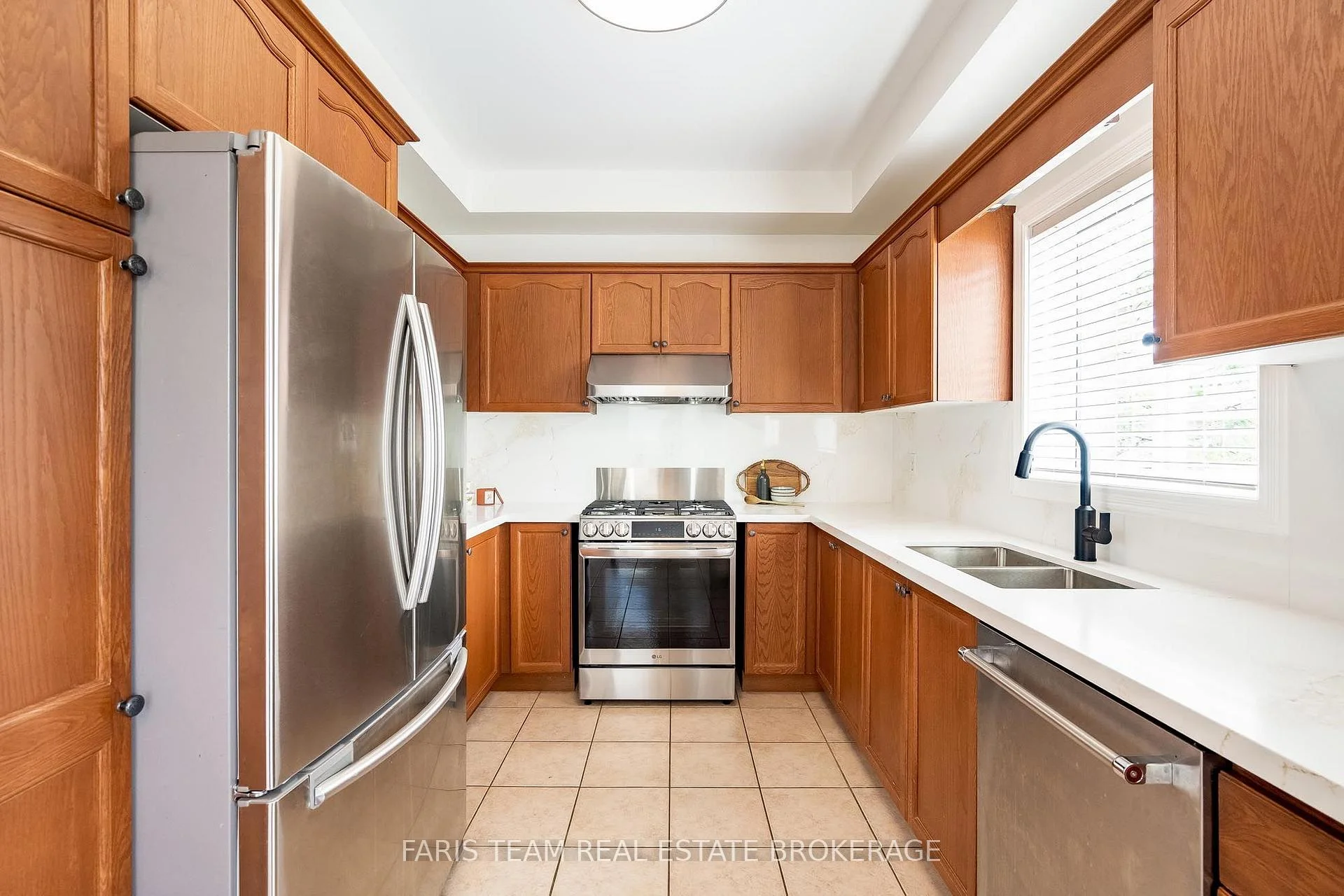 Photo 11 of 1948 Emerald Court, Innisfil, Alcona — HOMEH