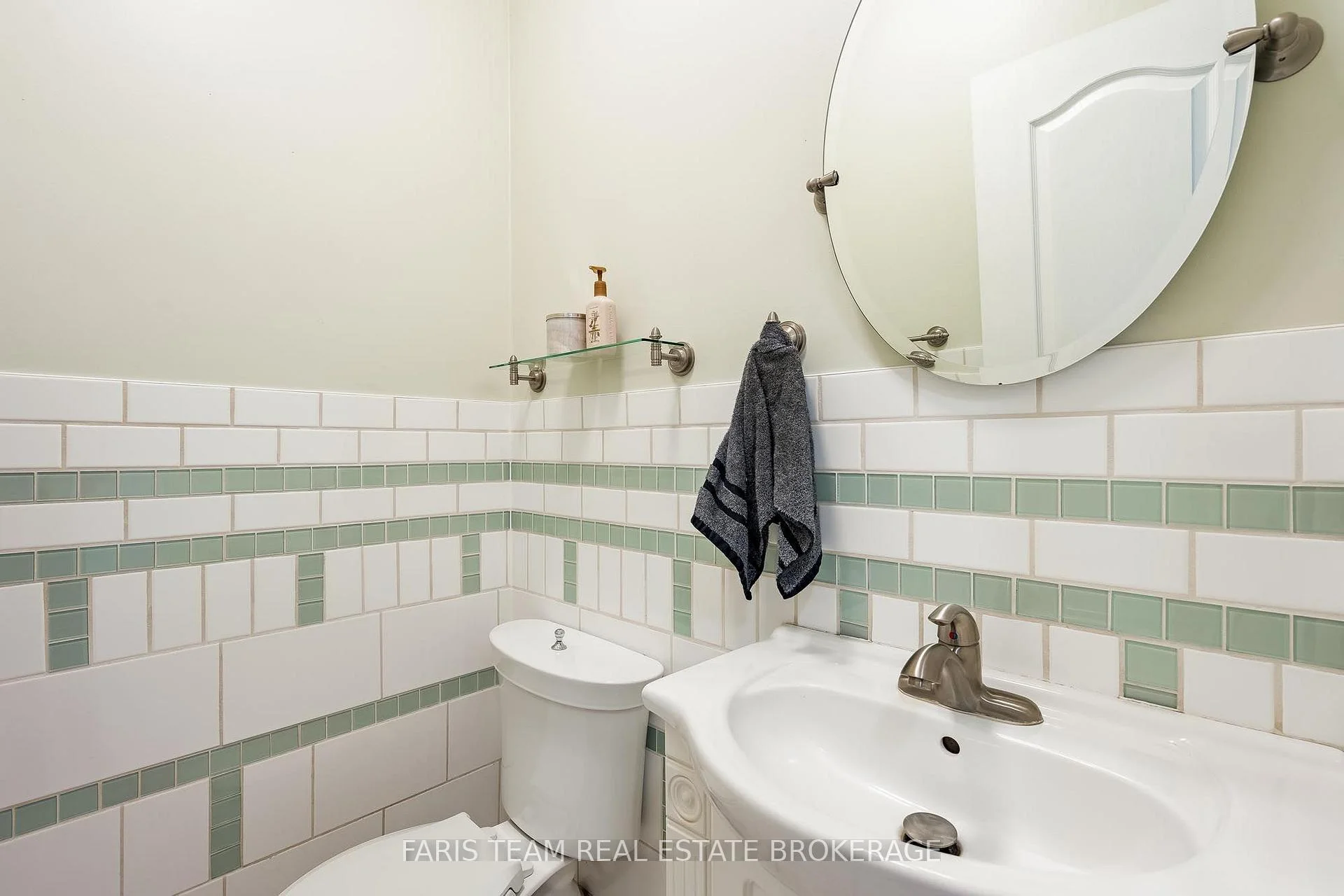 Photo 50 of 1948 Emerald Court, Innisfil, Alcona — HOMEH