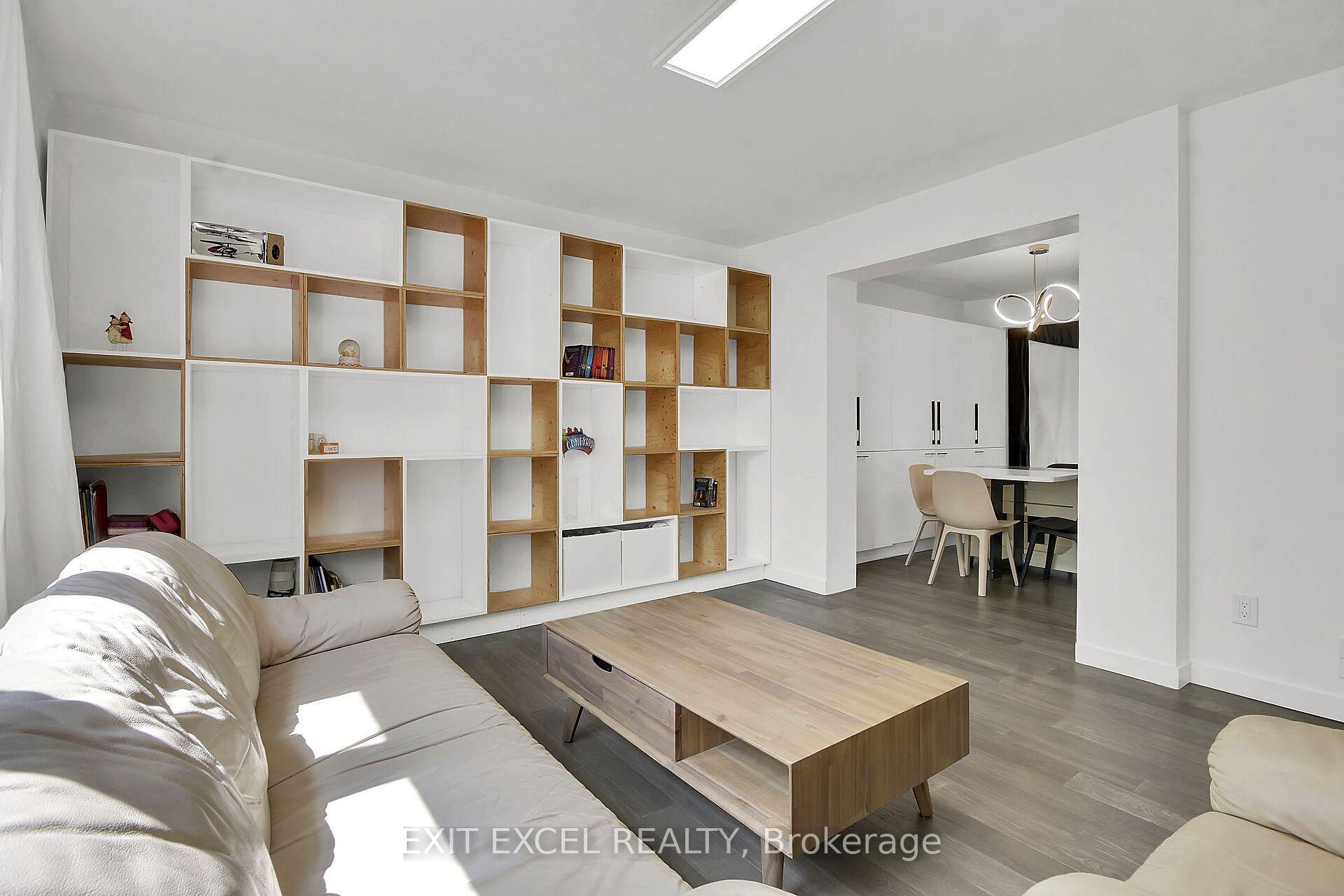 Photo 4 of 25 Uxbridge Crescent, Ottawa, Kanata - Glencairn/Hazeldean — HOMEH