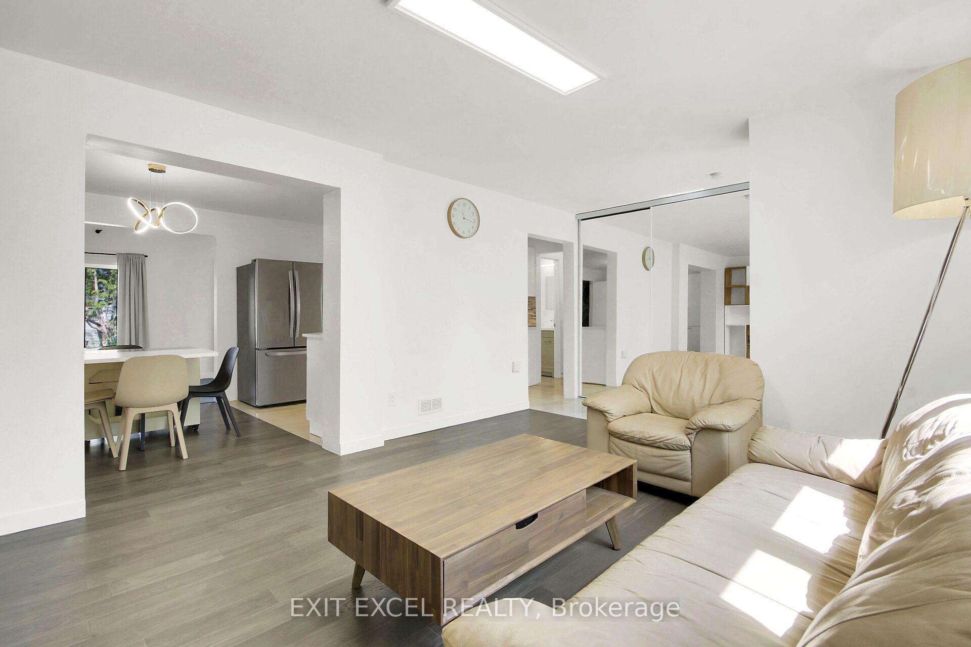 Photo 5 of 25 Uxbridge Crescent, Ottawa, Kanata - Glencairn/Hazeldean — HOMEH