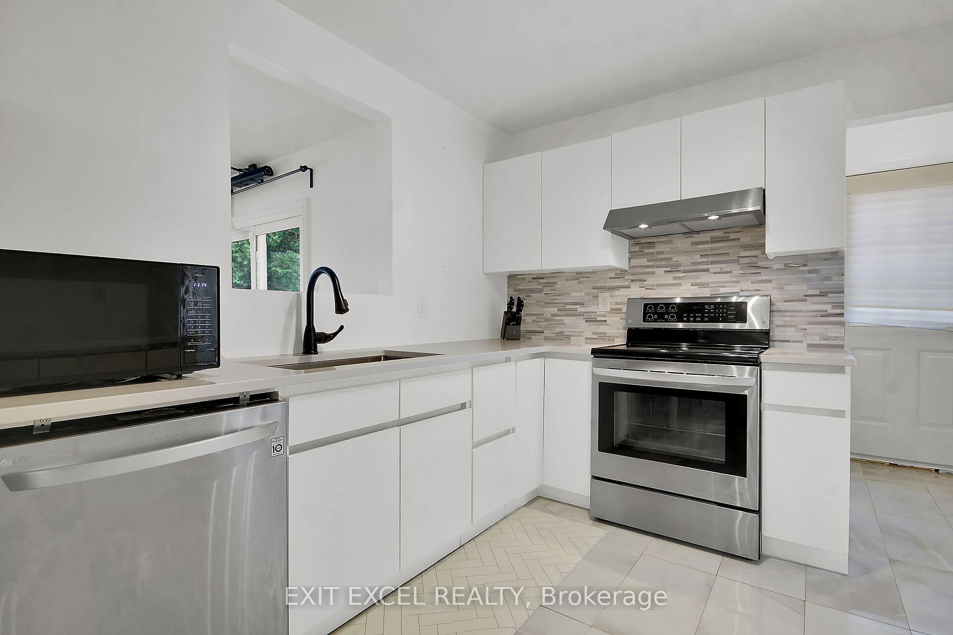 Photo 8 of 25 Uxbridge Crescent, Ottawa, Kanata - Glencairn/Hazeldean — HOMEH