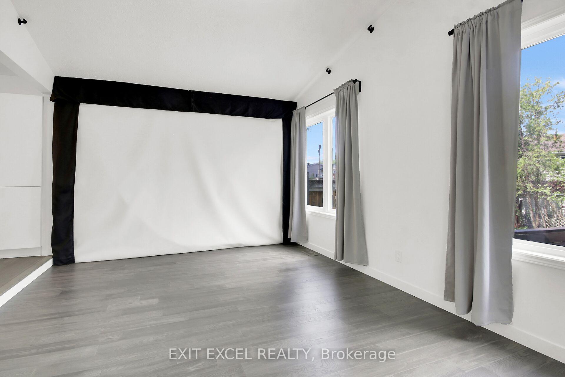 Photo 11 of 25 Uxbridge Crescent, Ottawa, Kanata - Glencairn/Hazeldean — HOMEH
