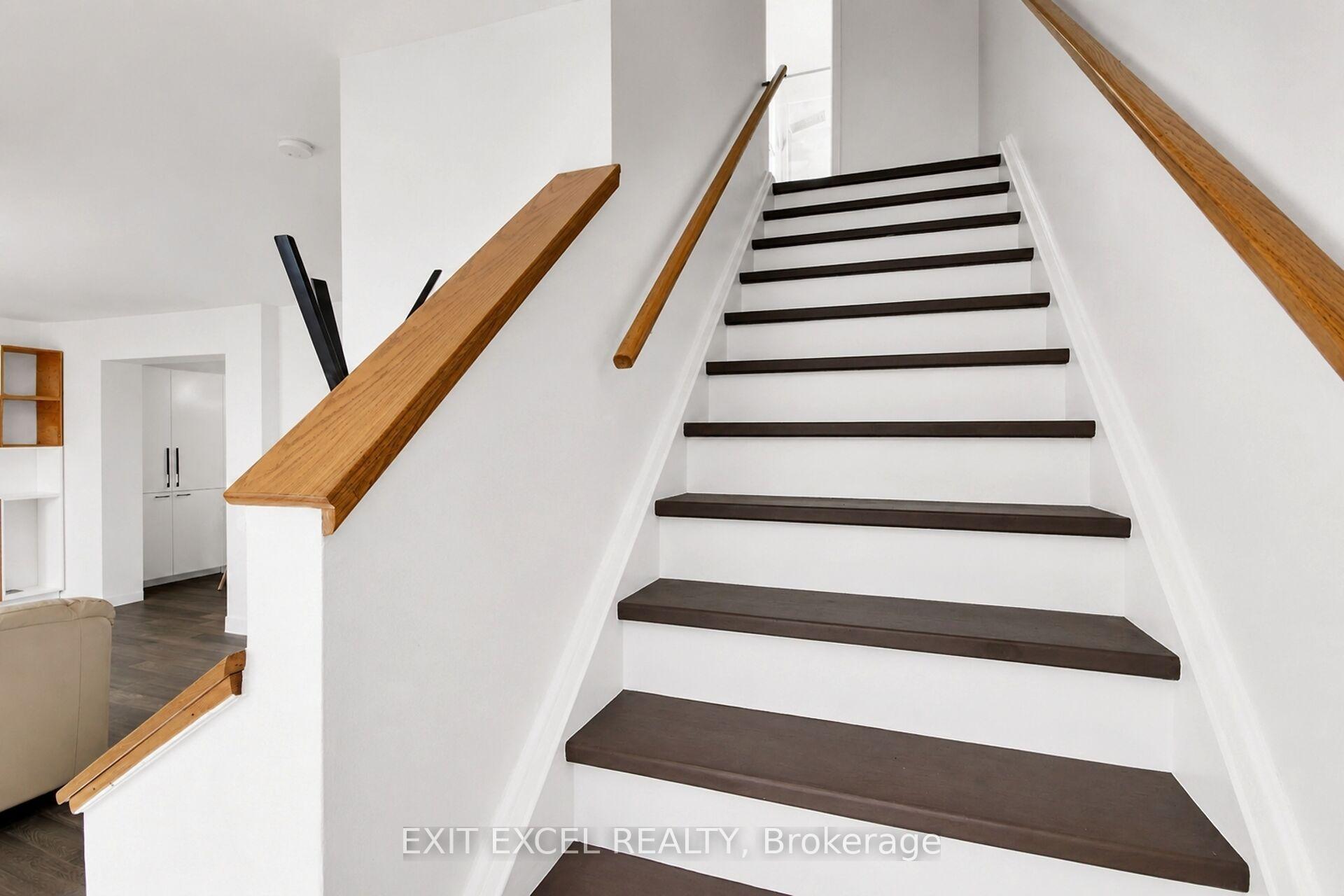 Photo 15 of 25 Uxbridge Crescent, Ottawa, Kanata - Glencairn/Hazeldean — HOMEH