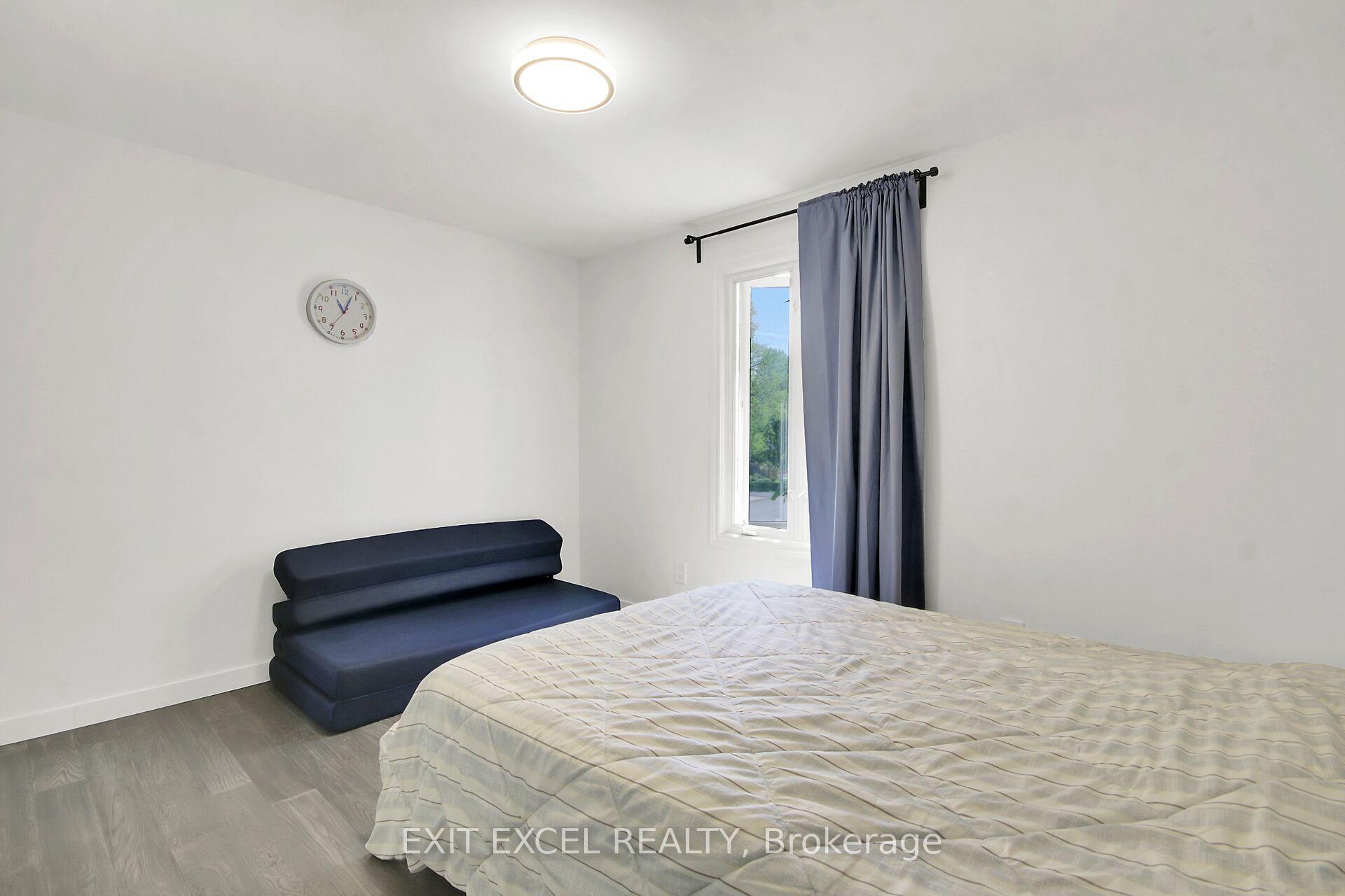 Photo 17 of 25 Uxbridge Crescent, Ottawa, Kanata - Glencairn/Hazeldean — HOMEH