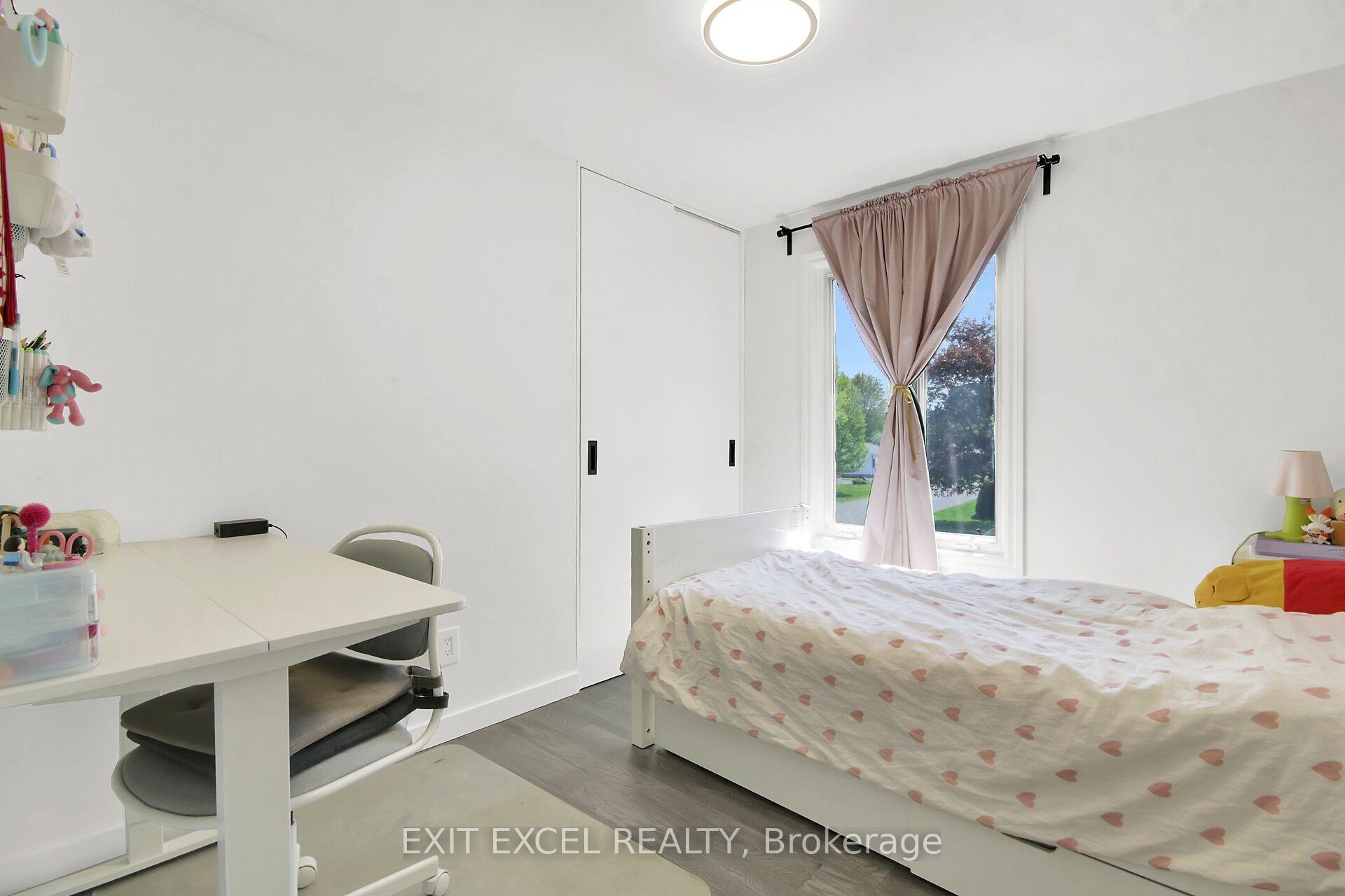 Photo 19 of 25 Uxbridge Crescent, Ottawa, Kanata - Glencairn/Hazeldean — HOMEH
