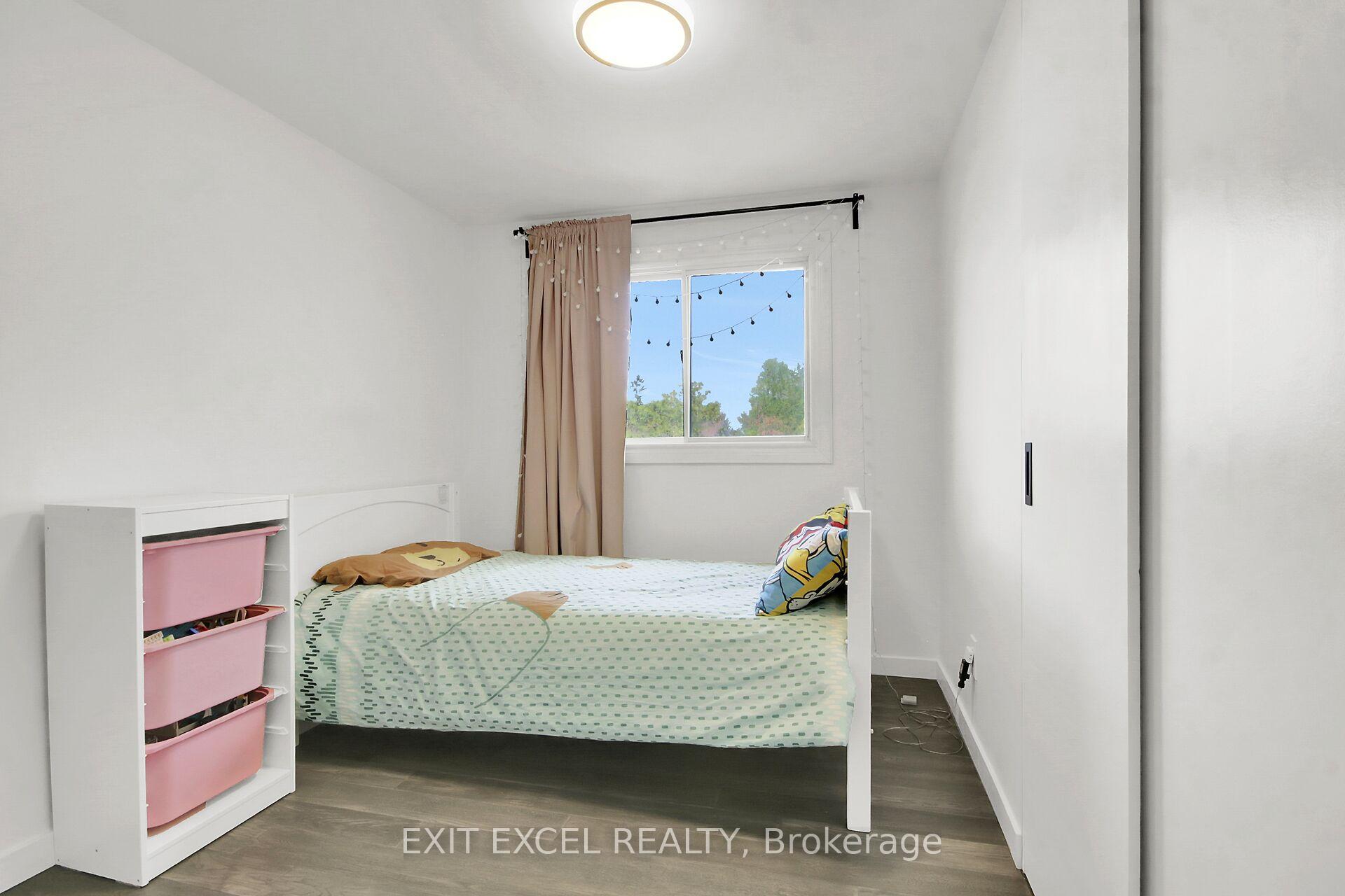 Photo 21 of 25 Uxbridge Crescent, Ottawa, Kanata - Glencairn/Hazeldean — HOMEH