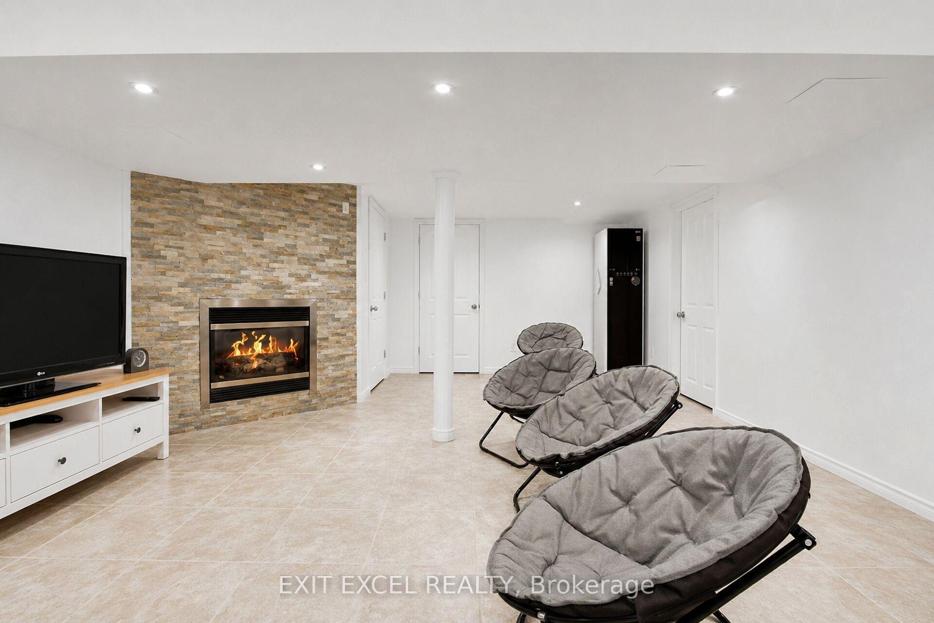 Photo 26 of 25 Uxbridge Crescent, Ottawa, Kanata - Glencairn/Hazeldean — HOMEH