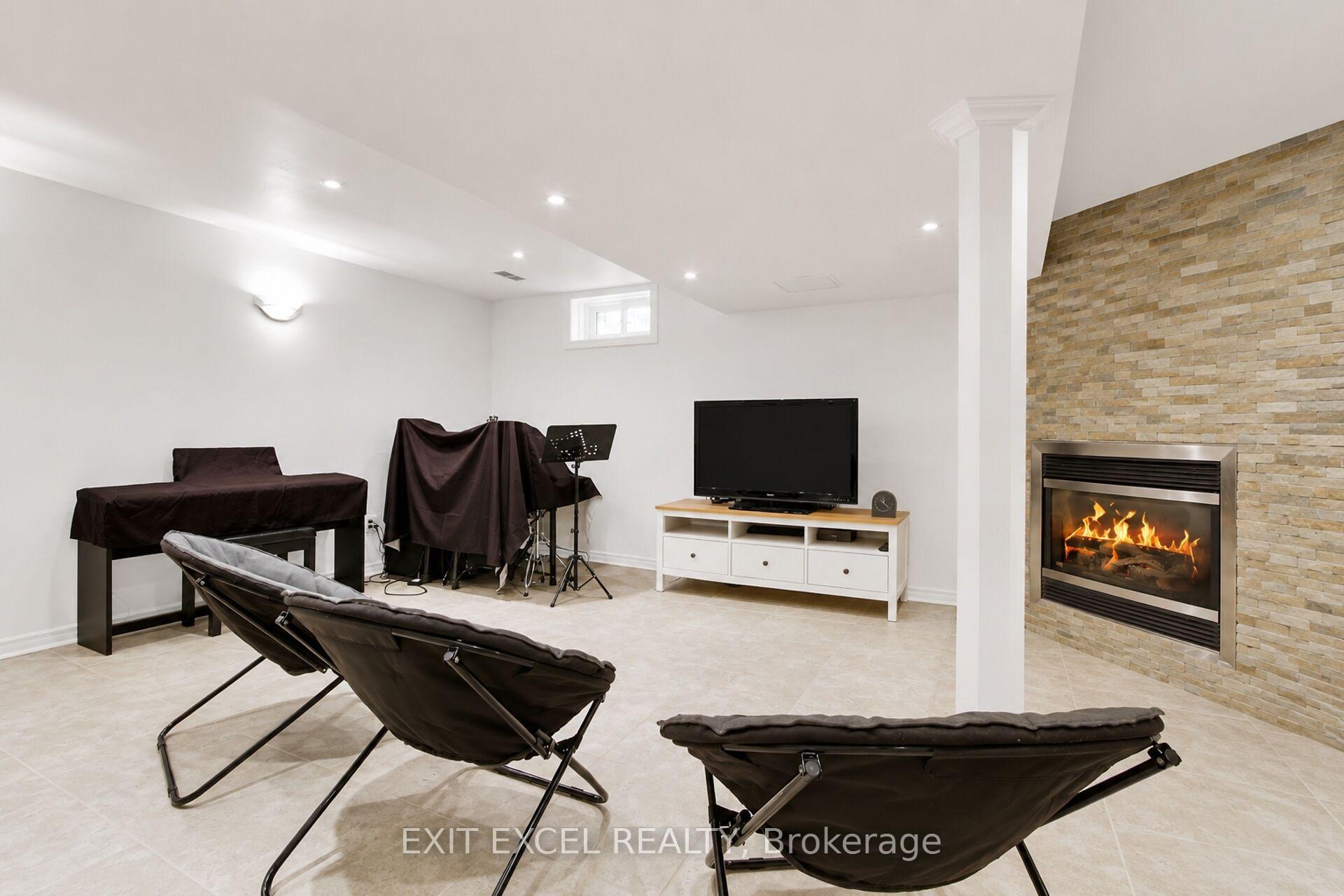 Photo 27 of 25 Uxbridge Crescent, Ottawa, Kanata - Glencairn/Hazeldean — HOMEH