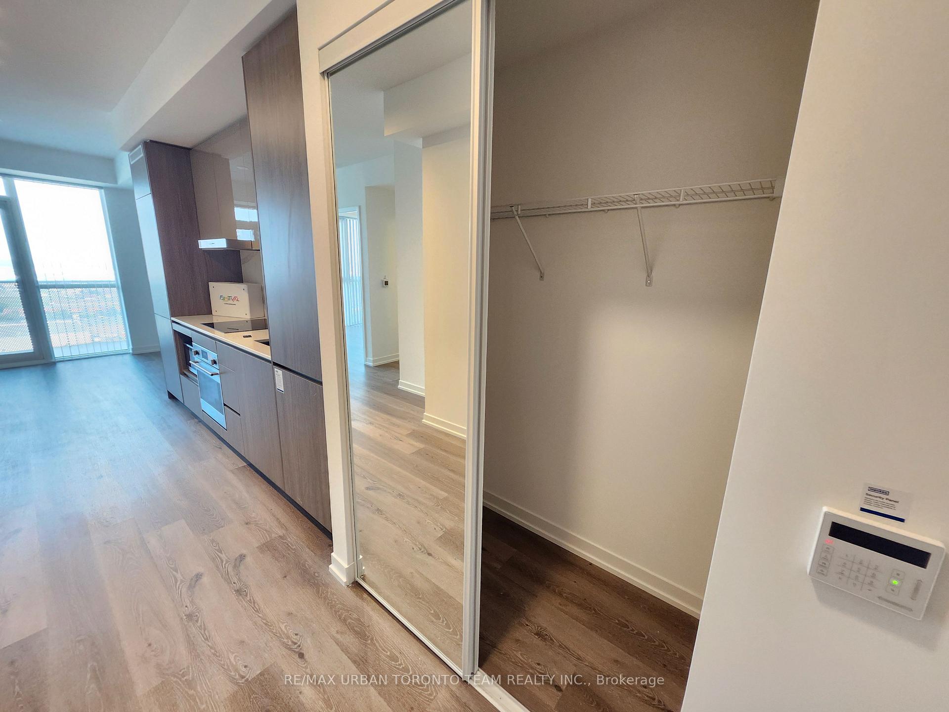 Photo 3 of Unit 2508, 28 Interchange Way, Vaughan, Vaughan Corporate Centre — HOMEH