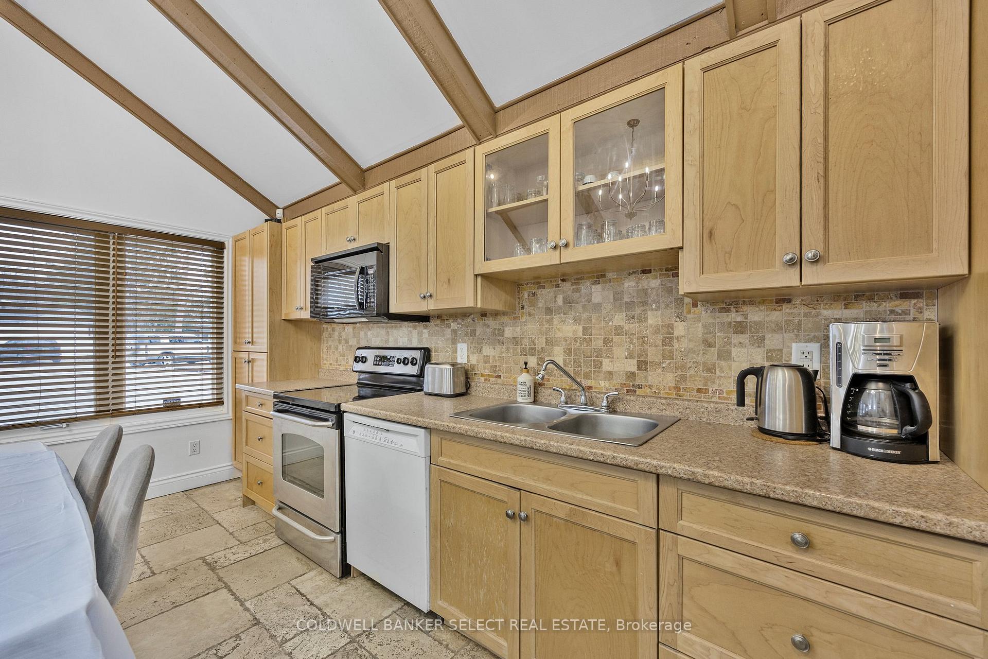 Photo 12 of 77-79 Baker Street, Wasaga Beach — HOMEH
