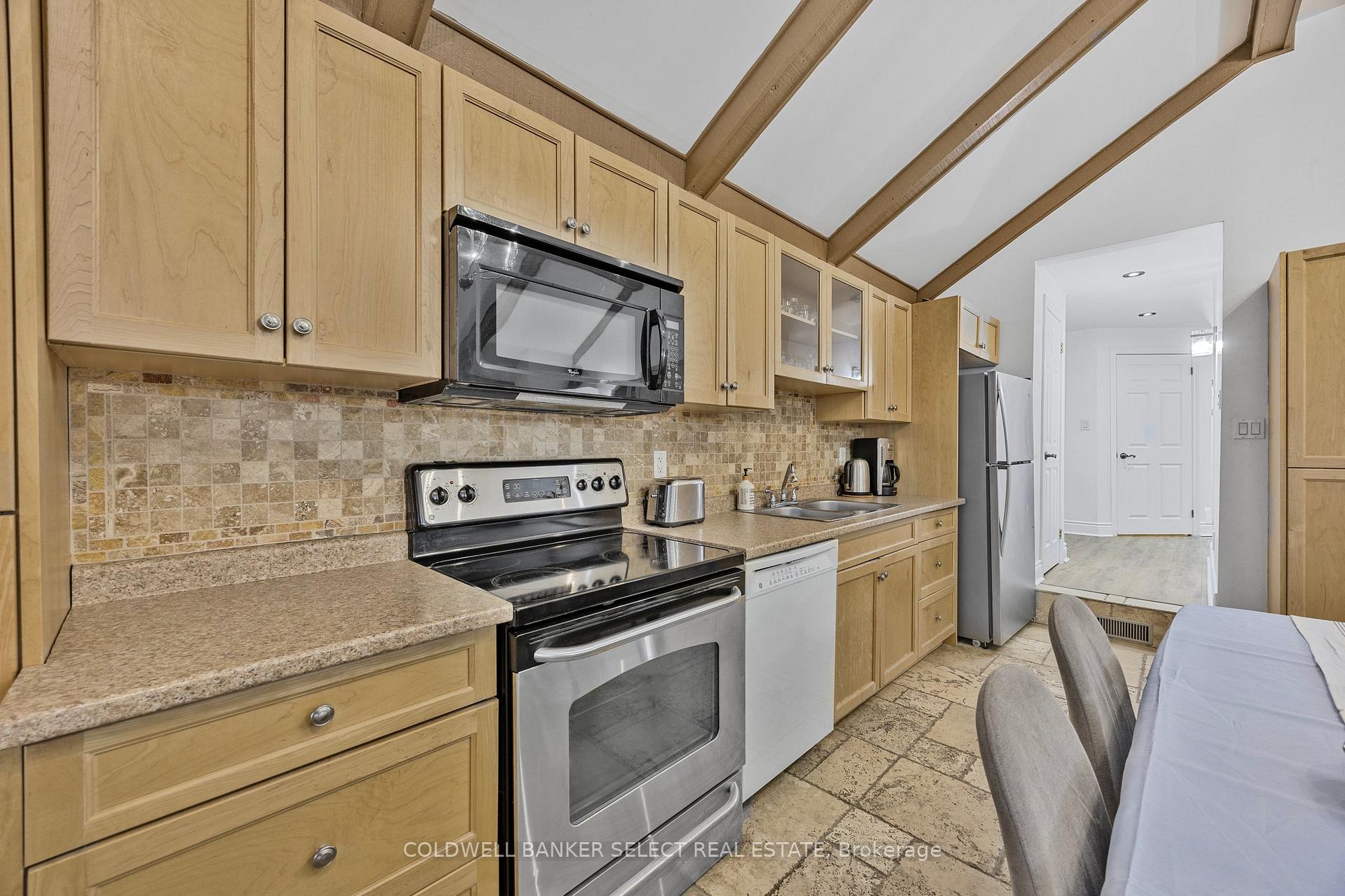 Photo 13 of 77-79 Baker Street, Wasaga Beach — HOMEH