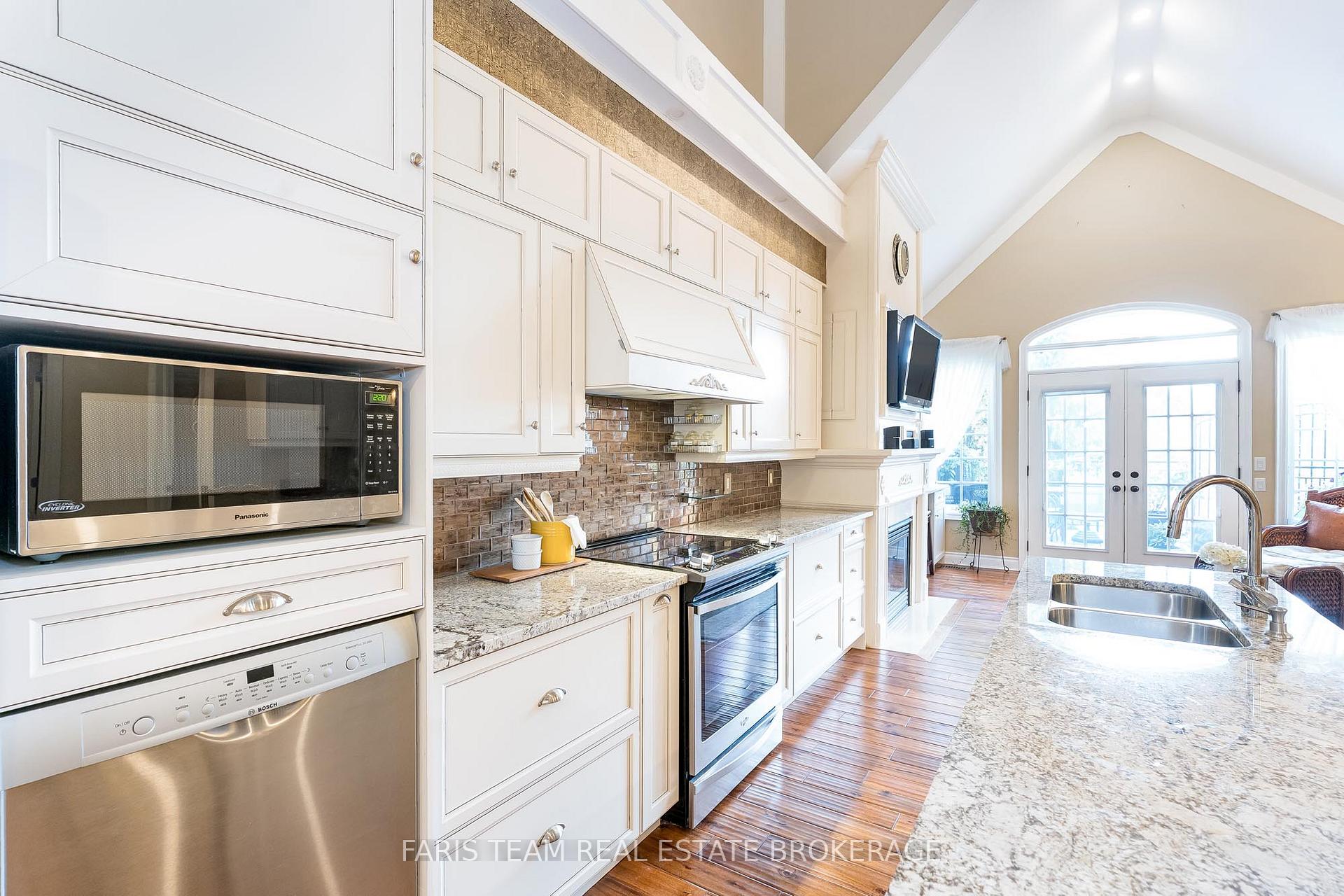 Photo 6 of 10 Wilton Trail, Aurora, Aurora Estates — HOMEH