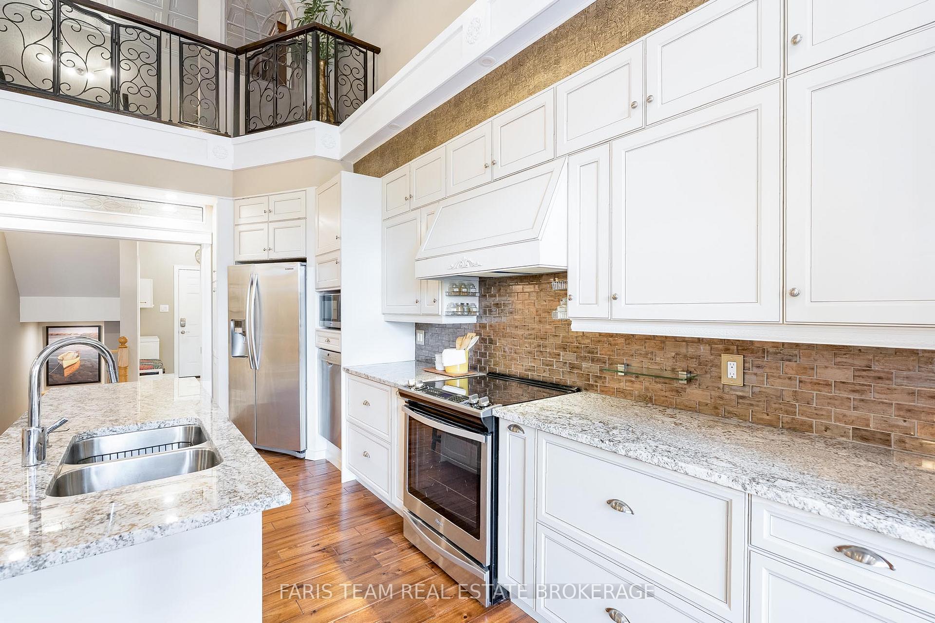 Photo 7 of 10 Wilton Trail, Aurora, Aurora Estates — HOMEH