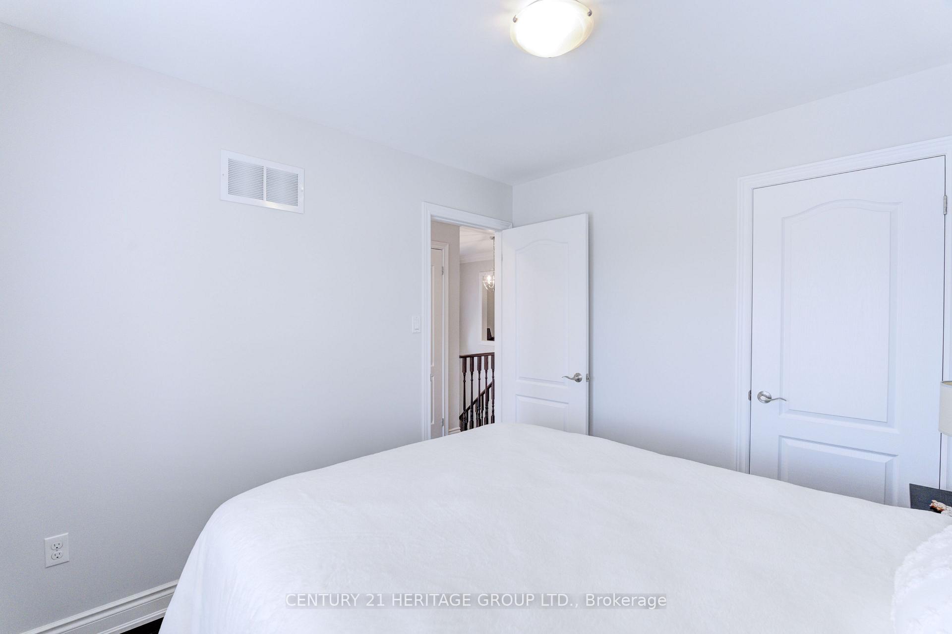 Photo 38 of 4 Accent Circle, Brampton, Northwest Sandalwood Parkway — HOMEH
