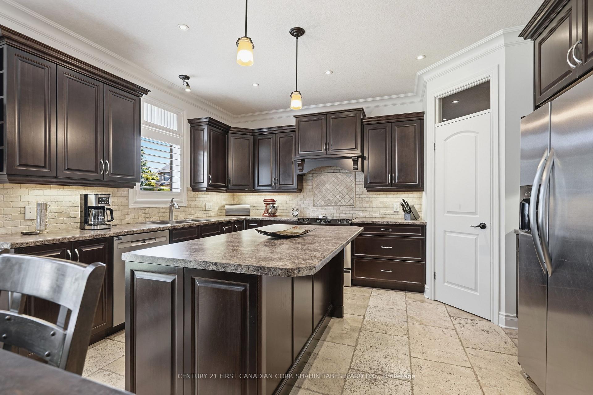 Photo 10 of 1742 Tigerlilly Road, London, South A — HOMEH