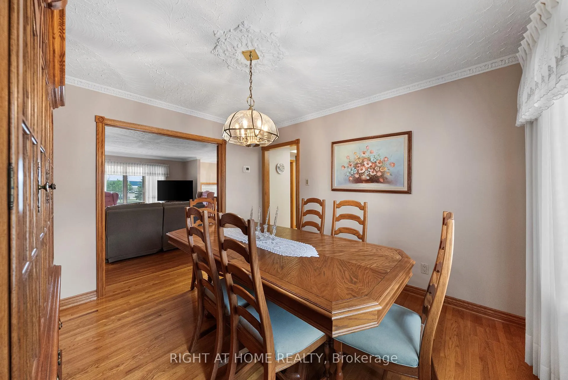 Photo 7 of 592 Taunton Road W, Oshawa, Northwood — HOMEH