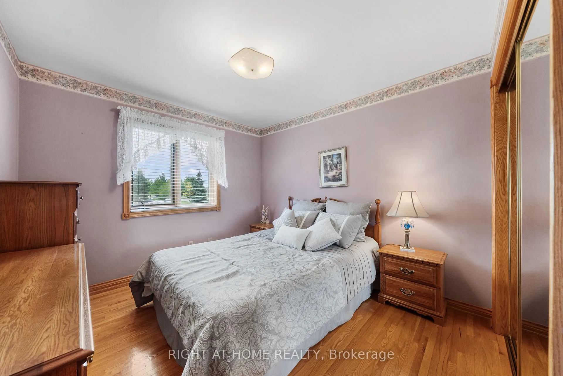 Photo 12 of 592 Taunton Road W, Oshawa, Northwood — HOMEH