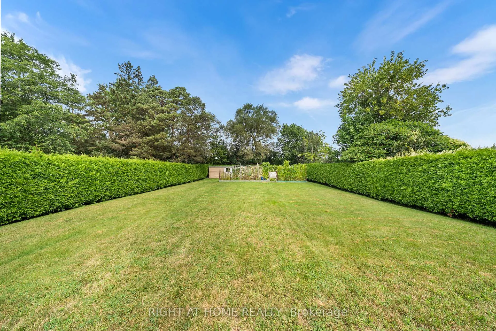 Photo 20 of 592 Taunton Road W, Oshawa, Northwood — HOMEH