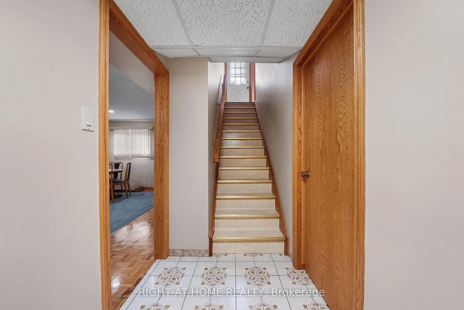 Photo 23 of 592 Taunton Road W, Oshawa, Northwood — HOMEH