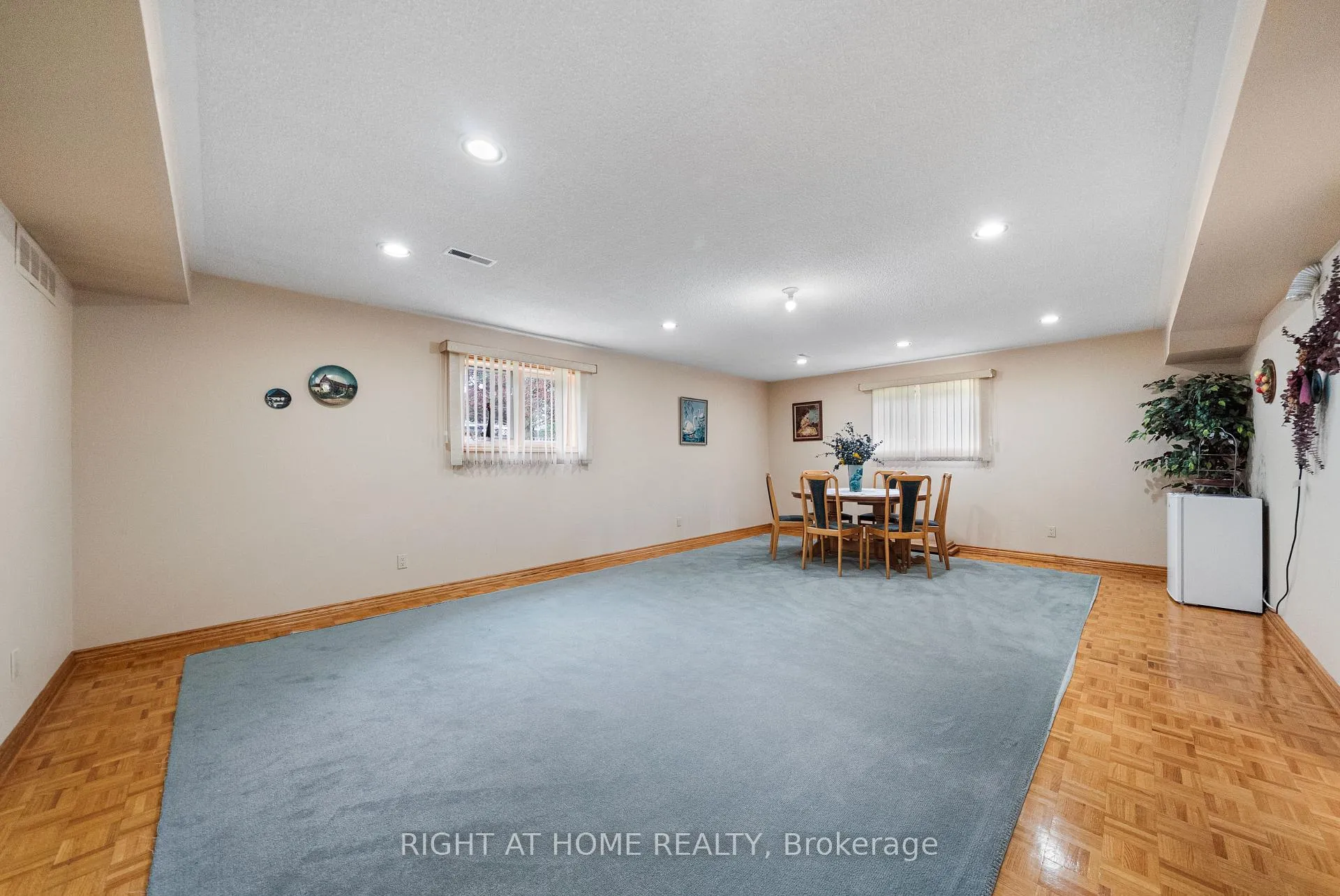 Photo 25 of 592 Taunton Road W, Oshawa, Northwood — HOMEH
