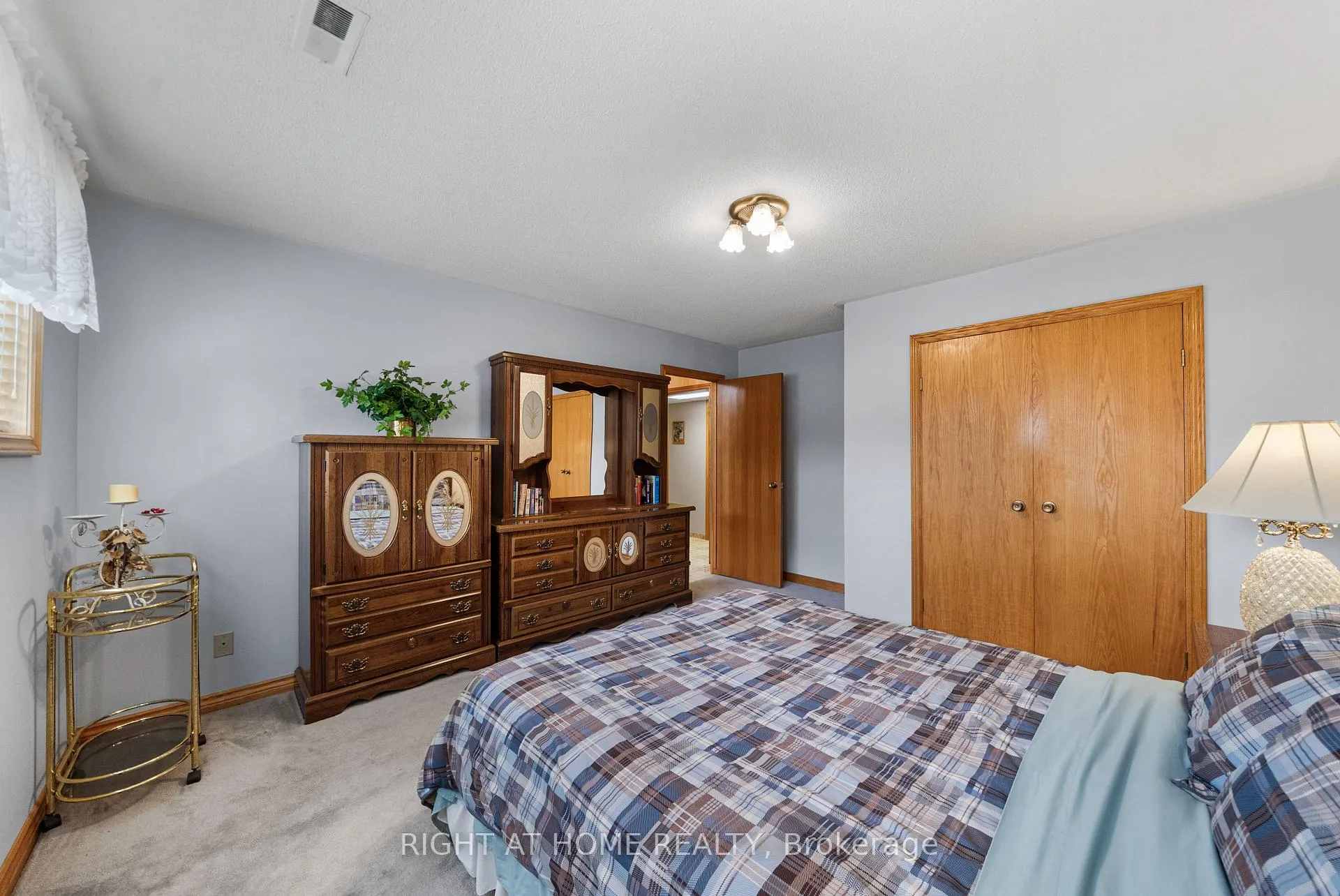 Photo 30 of 592 Taunton Road W, Oshawa, Northwood — HOMEH