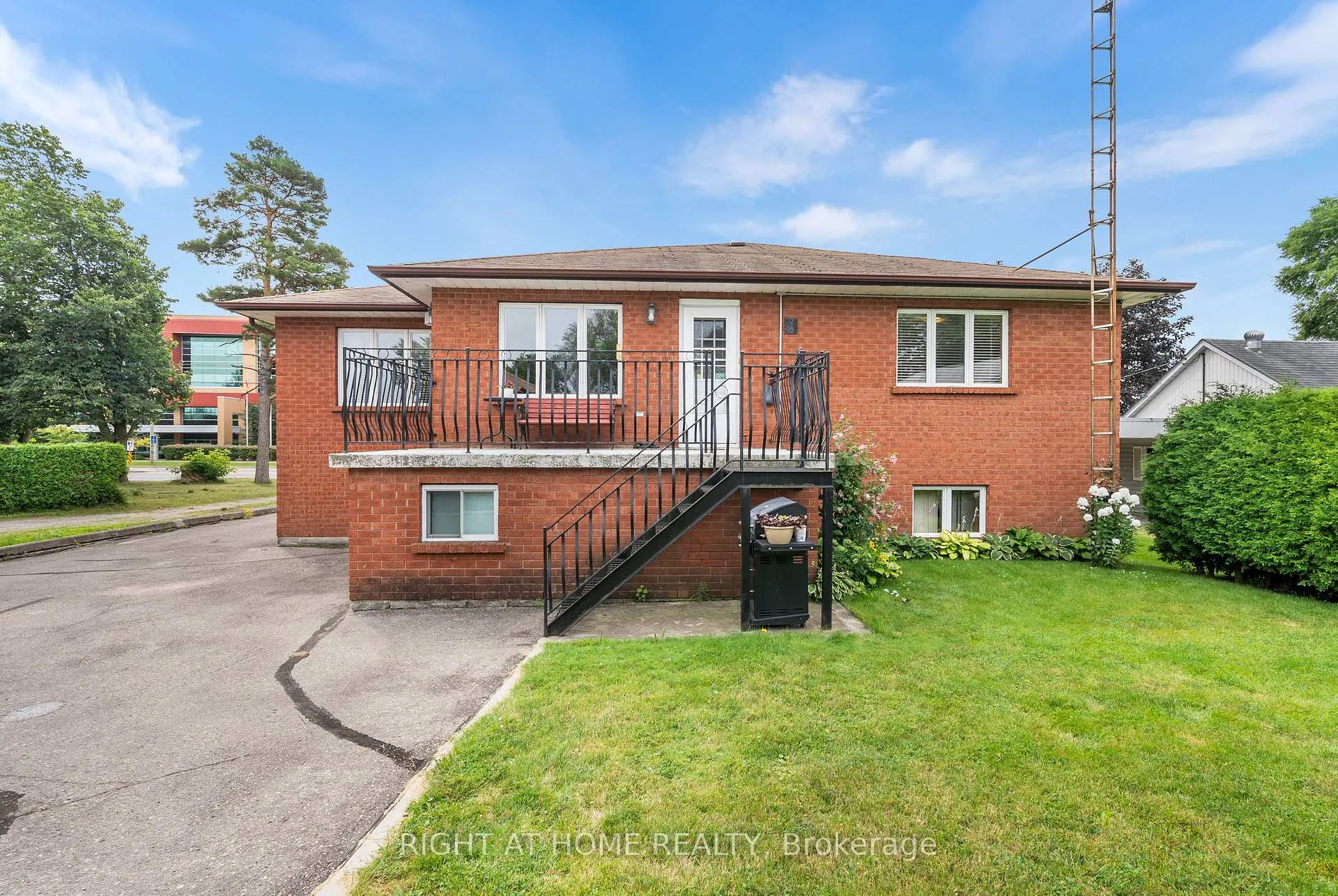 Photo 48 of 592 Taunton Road W, Oshawa, Northwood — HOMEH