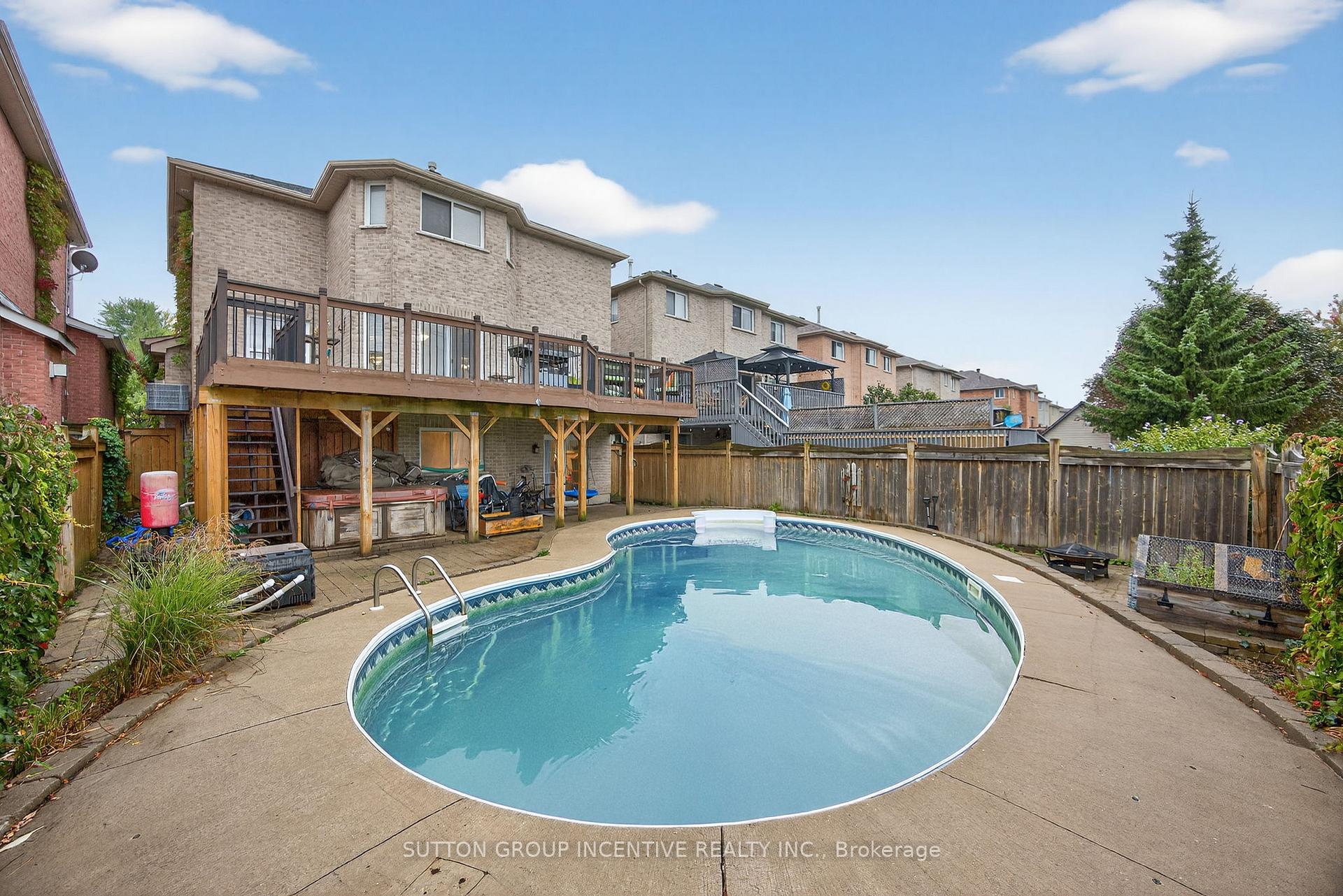 Photo 2 of 4 Dunnett Drive, Barrie, Ardagh — HOMEH